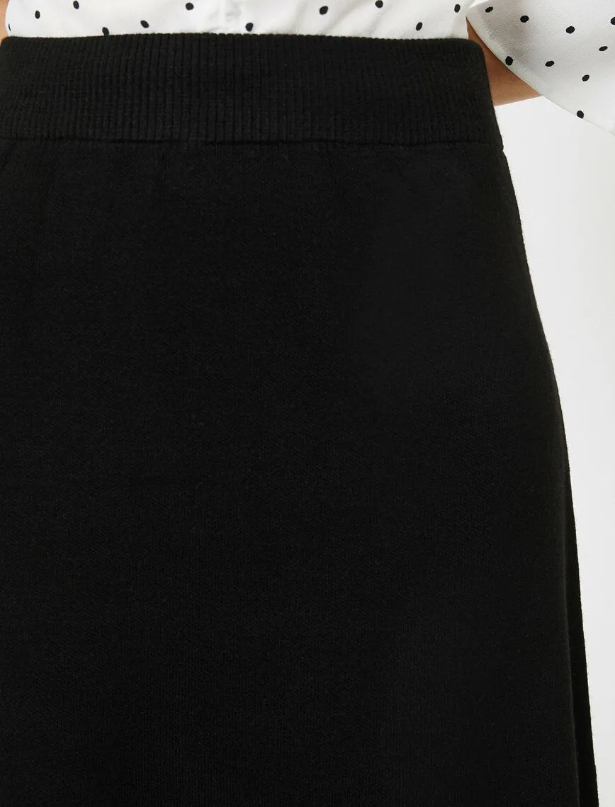 12231 Black Midi Skirt