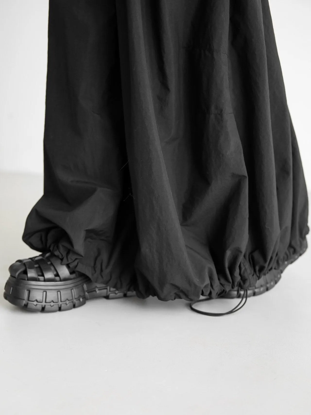 DRAWSTRING NYLON TECHNICAL BALLOON SKIRT