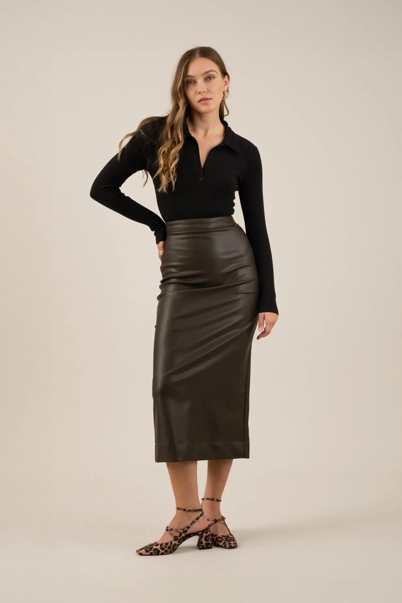 FAUX LEATHER BACK SLIT MIDI SKIRT