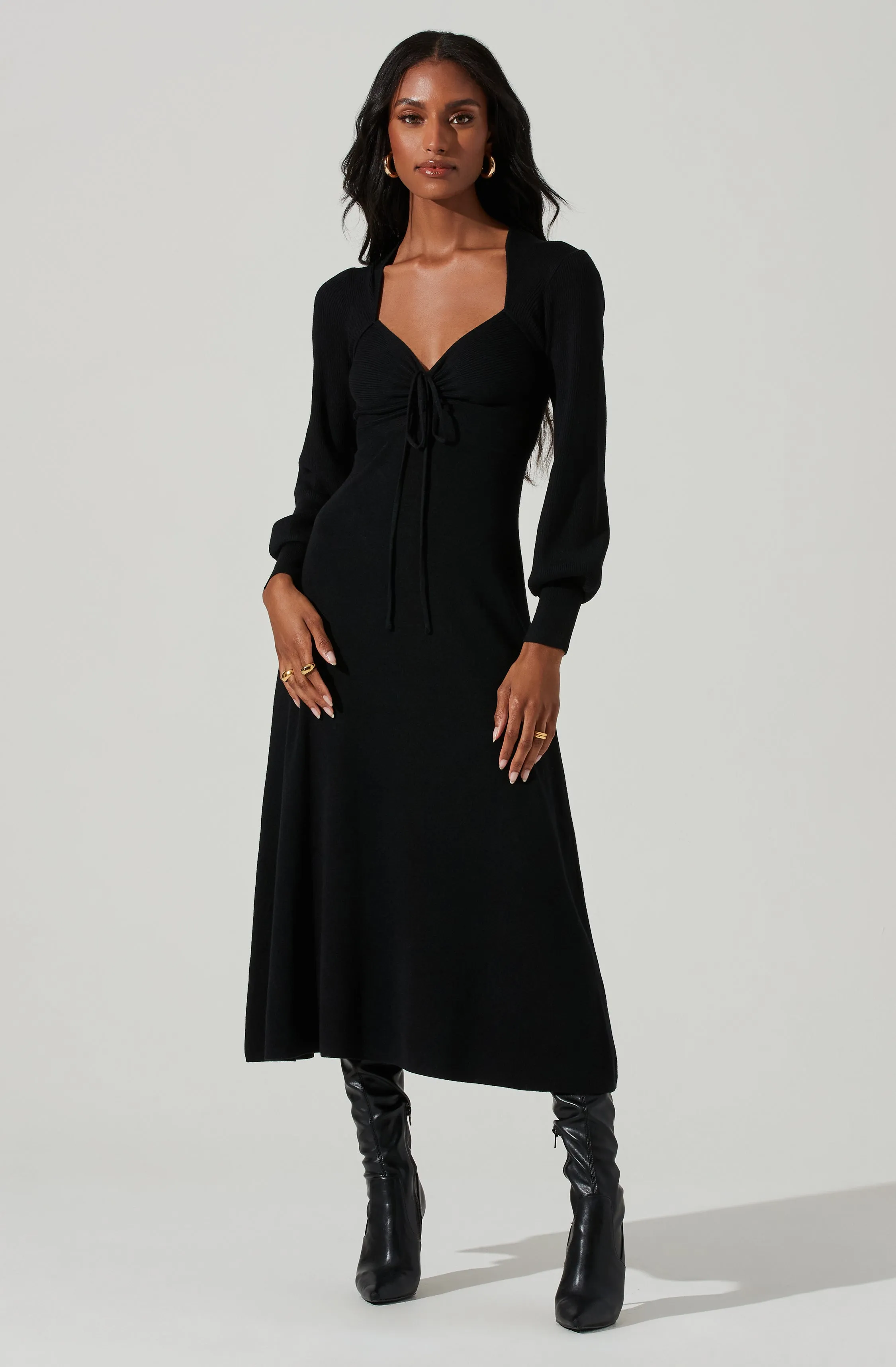 Genevieve Knit Sweetheart Long Sleeve Midi Dress