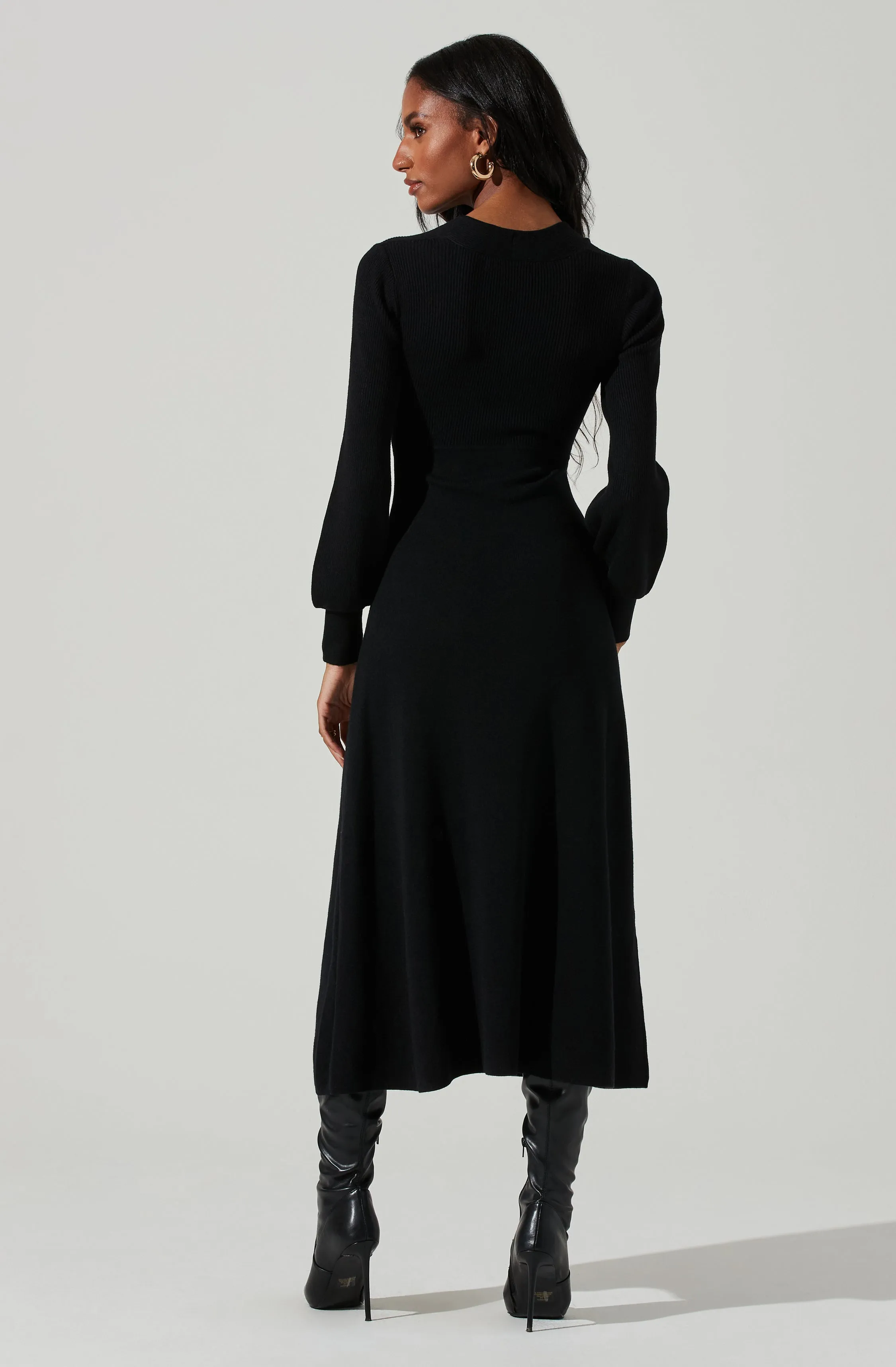 Genevieve Knit Sweetheart Long Sleeve Midi Dress
