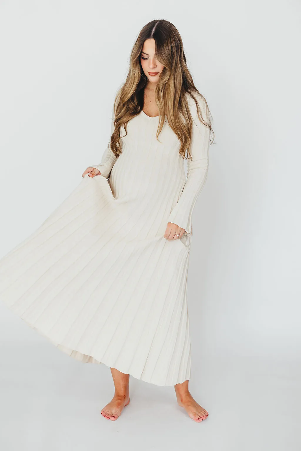 Hadley Long Sleeve V-Neck Knit Maxi Dress in Cream Taupe