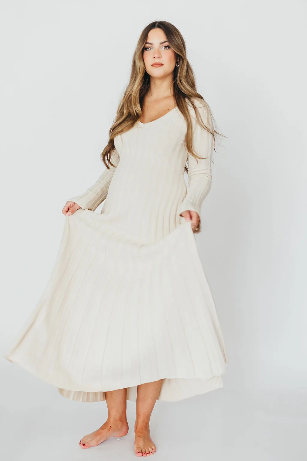 Hadley Long Sleeve V-Neck Knit Maxi Dress in Cream Taupe