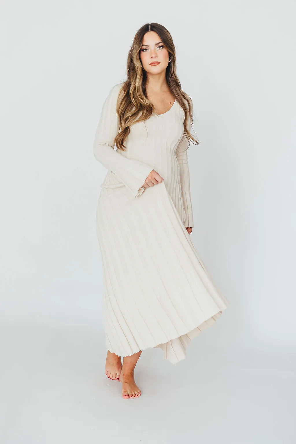 Hadley Long Sleeve V-Neck Knit Maxi Dress in Cream Taupe