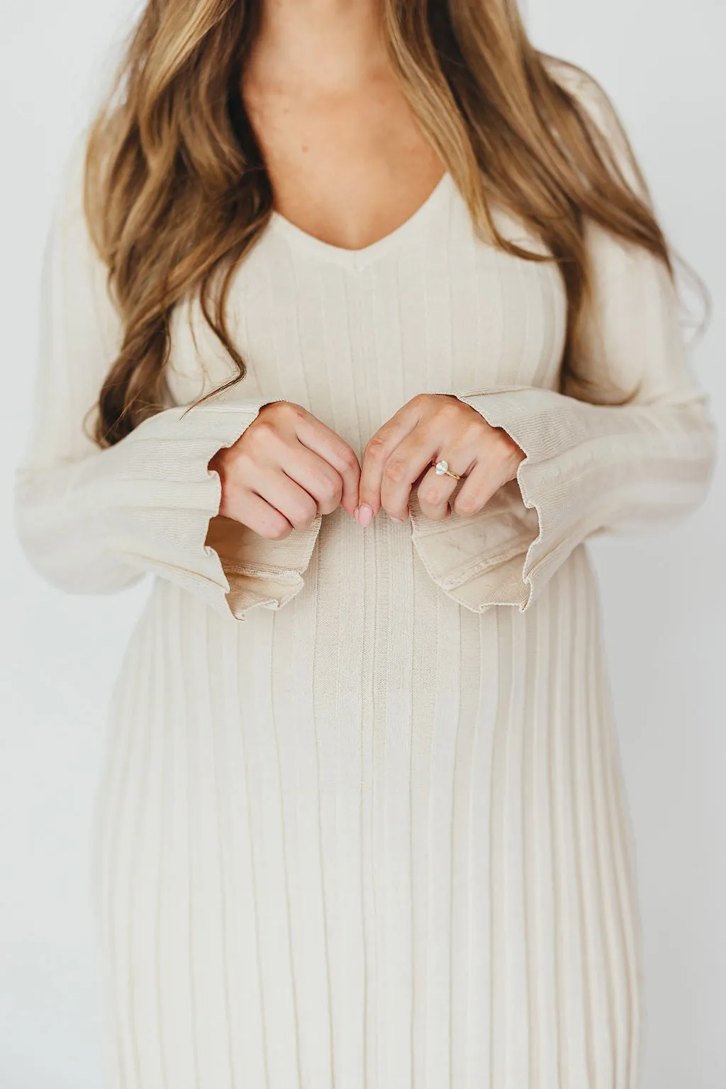 Hadley Long Sleeve V-Neck Knit Maxi Dress in Cream Taupe