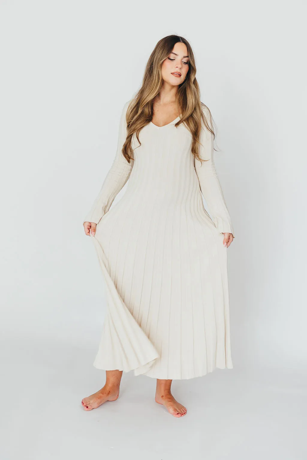 Hadley Long Sleeve V-Neck Knit Maxi Dress in Cream Taupe