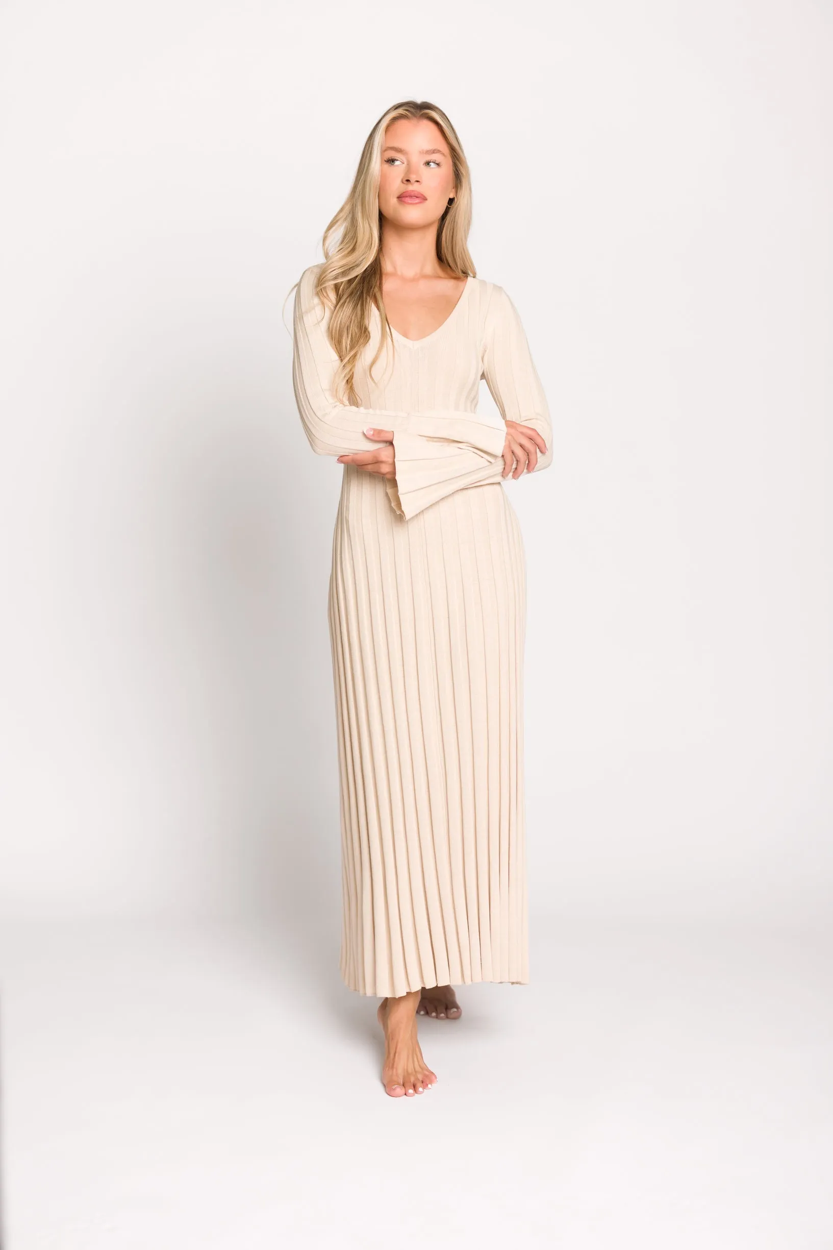 Hadley Long Sleeve V-Neck Knit Maxi Dress in Cream Taupe