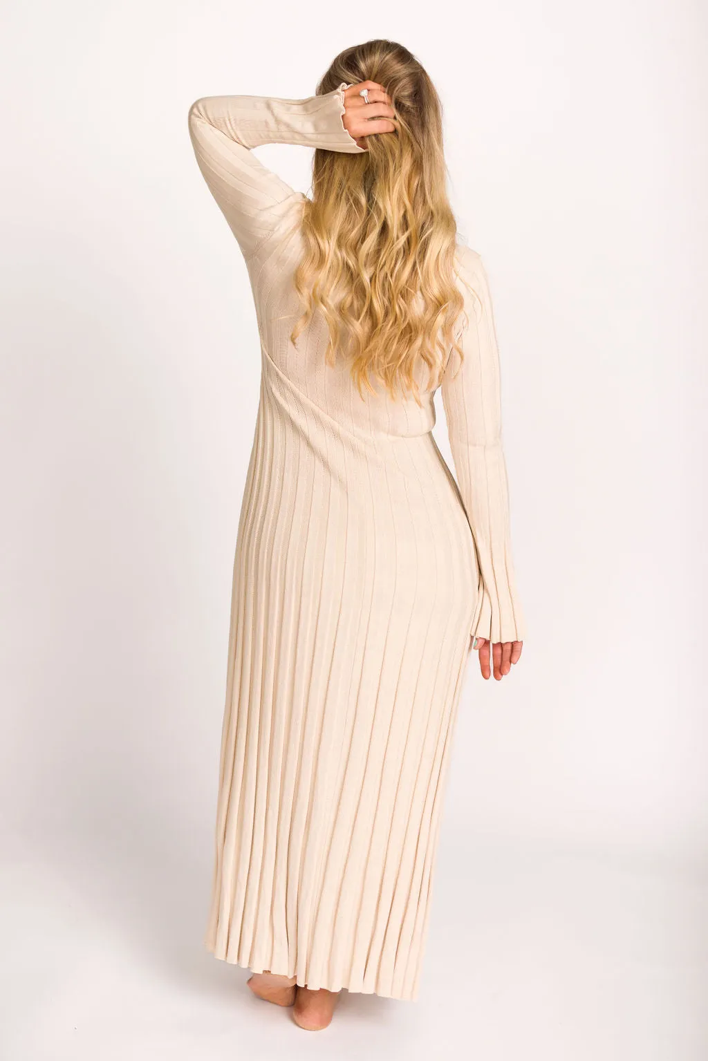 Hadley Long Sleeve V-Neck Knit Maxi Dress in Cream Taupe