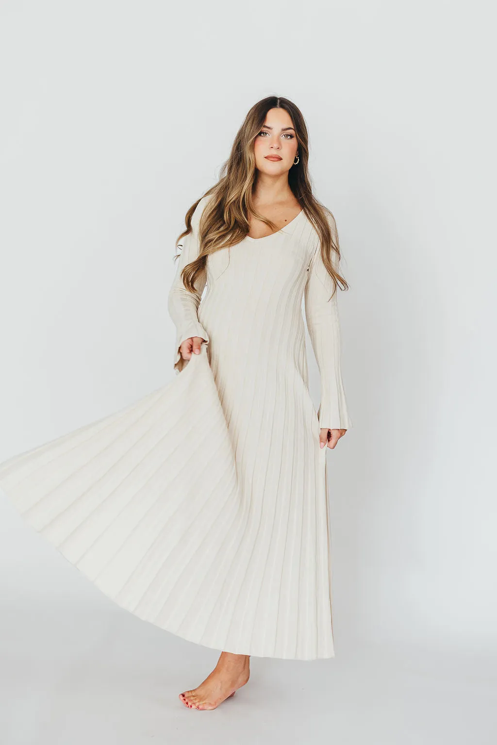Hadley Long Sleeve V-Neck Knit Maxi Dress in Cream Taupe