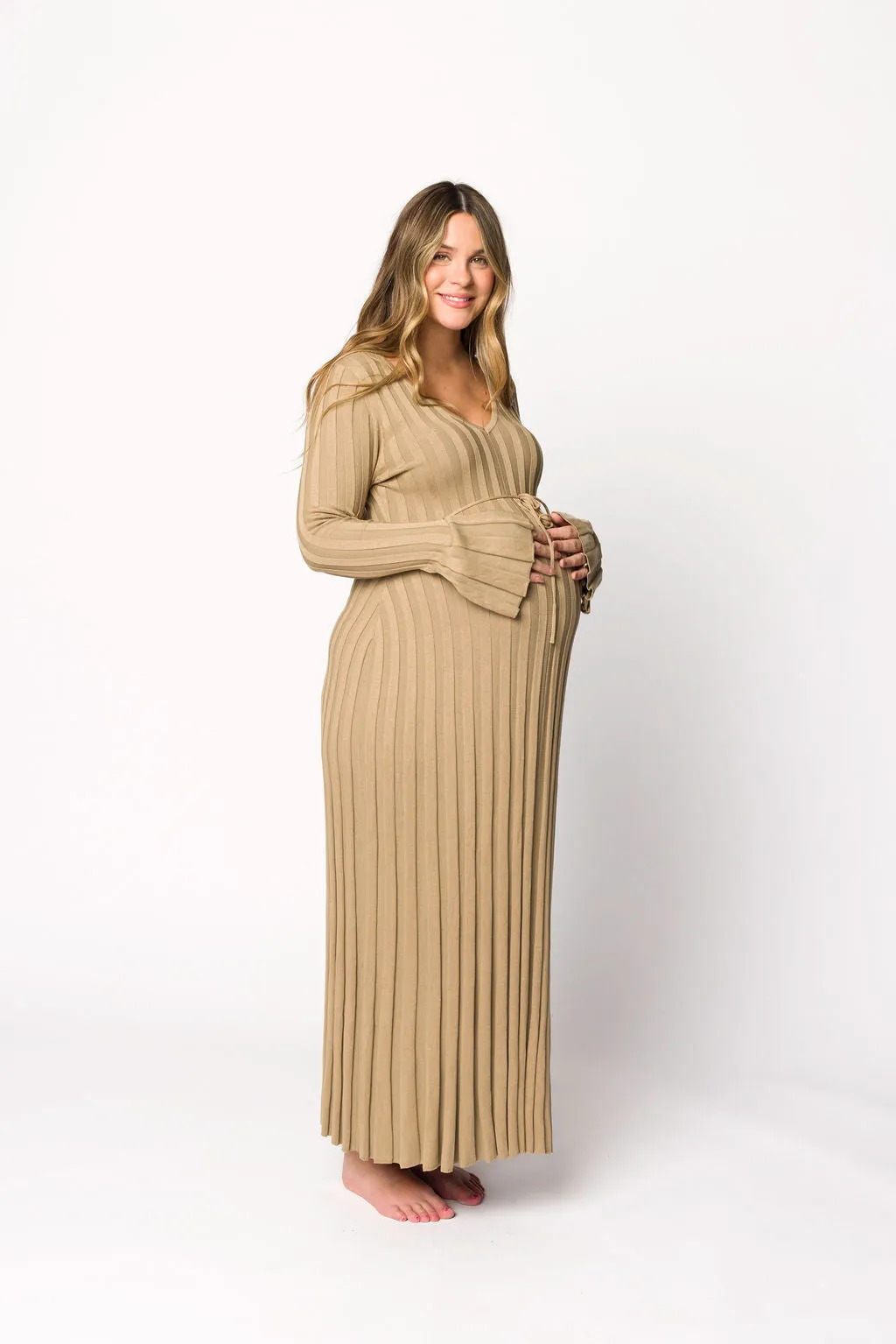 Hadley Long Sleeve V-Neck Knit Maxi Dress in Dune