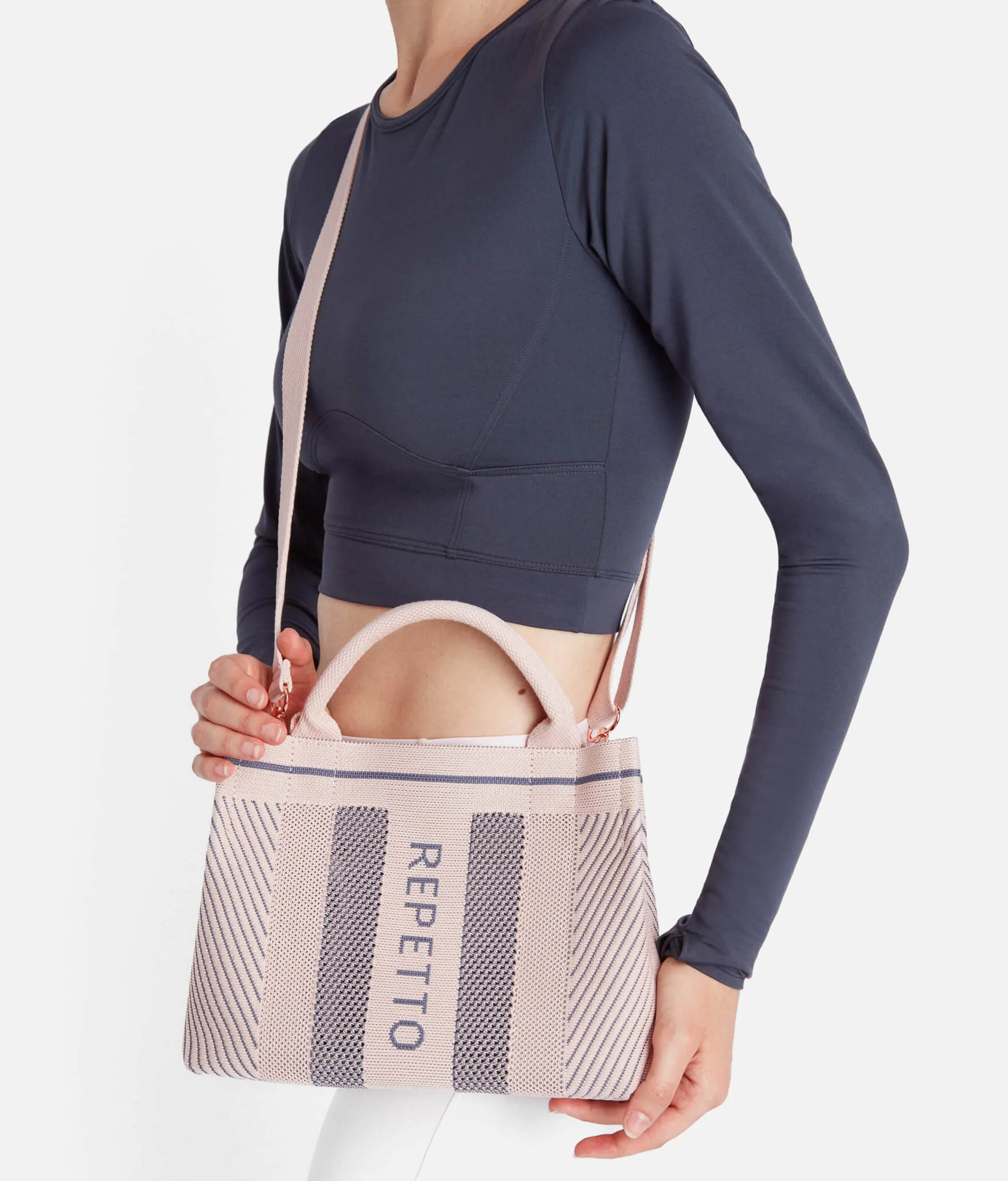 Small Knitted Tote Bag – Sporty, Stylish, and Functional B0380