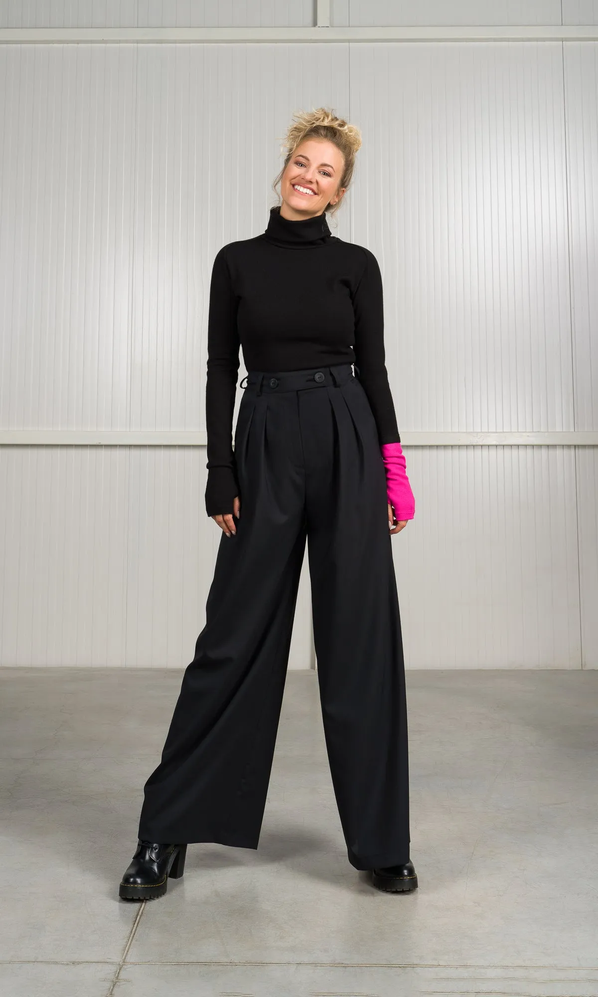 Turtleneck Knit Top with Contrasting Sleeve