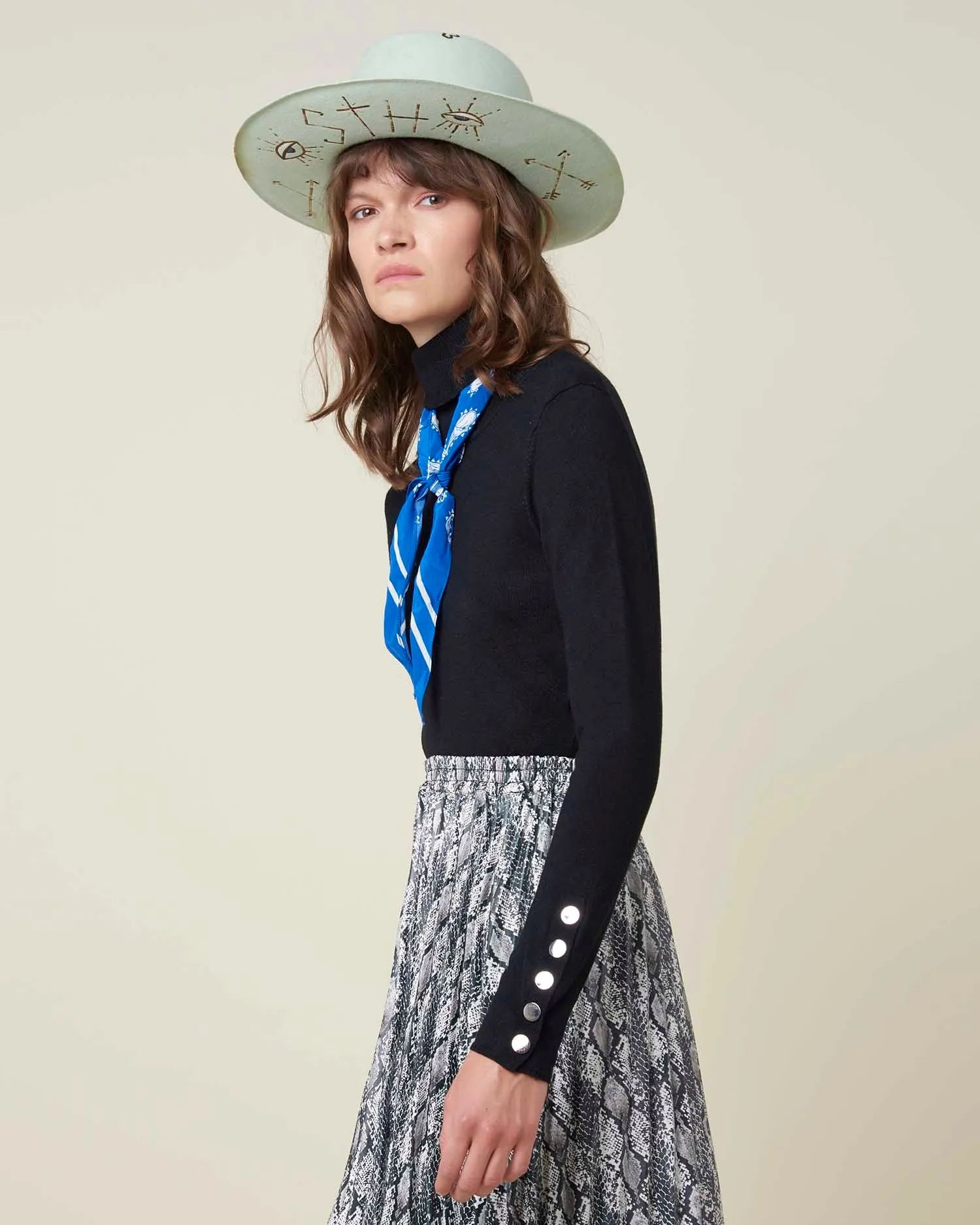 Waisted turtleneck