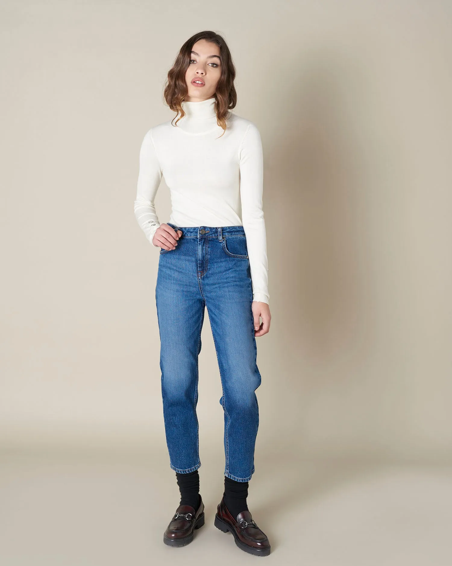Waisted turtleneck