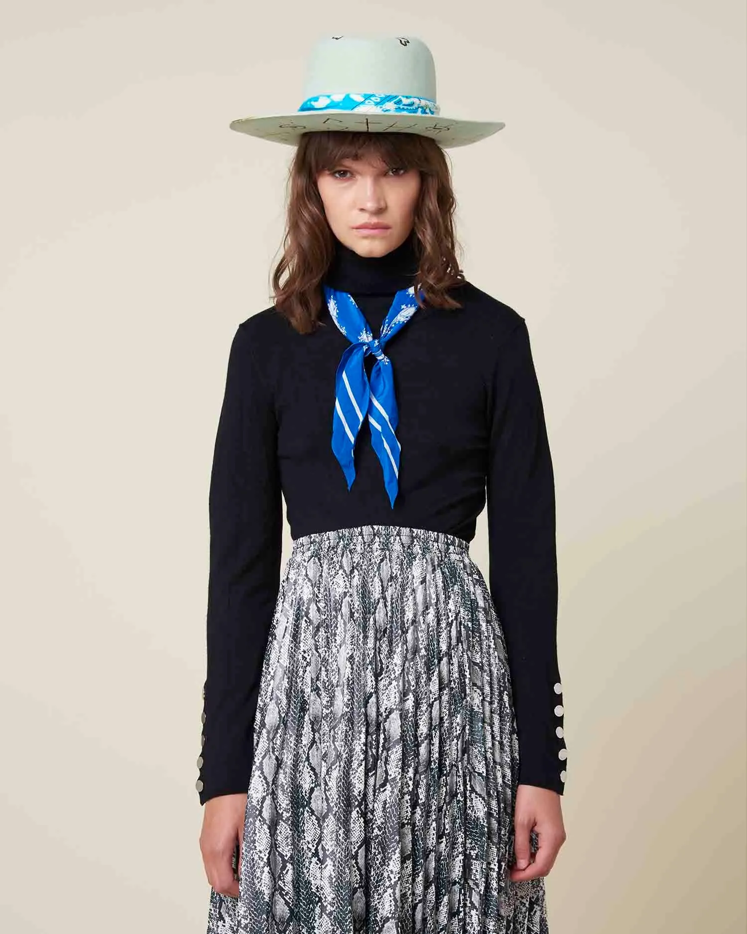 Waisted turtleneck