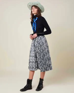 Waisted turtleneck